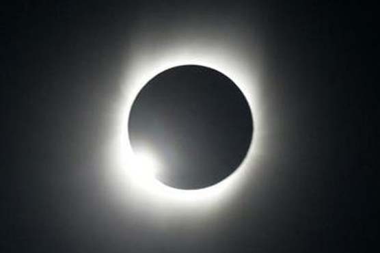 Solar eclipse sweeps Africa, Europe and US