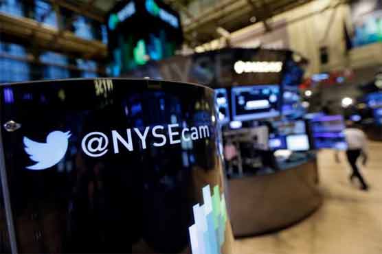US stocks edge higher in early trading