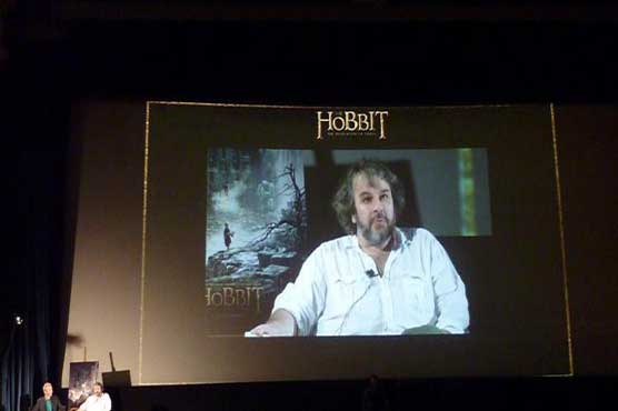 Hobbit fans get sneak peek at new movie 