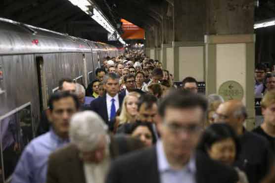 US services sector picks up steam 