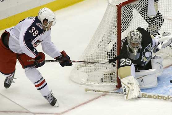 Blues beat Penguins to close on Central lead