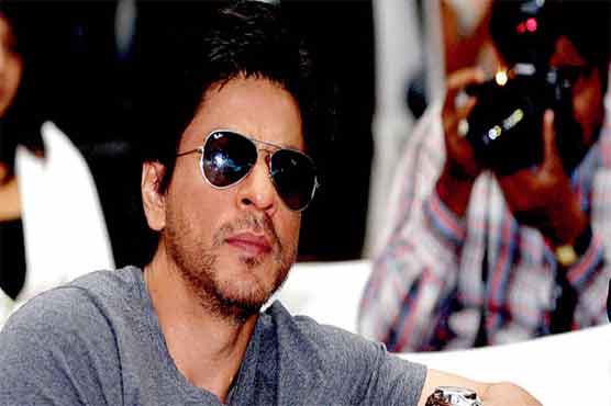 SRK loves eating on flight