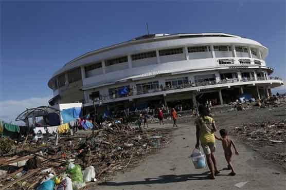 Philippines: Domed refuge now cauldron of misery for survivors