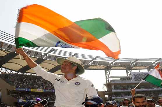 Sachin leaves with stirring goodbye speech