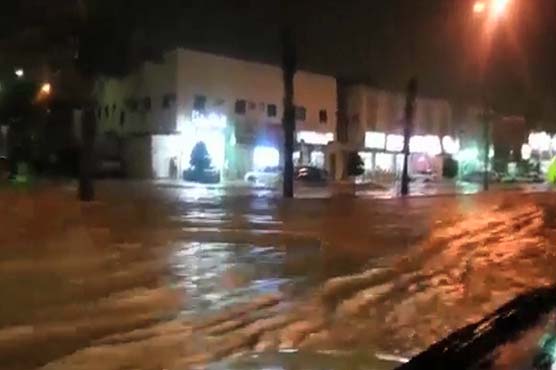 Heavy showers, flashfloods hit Riyadh