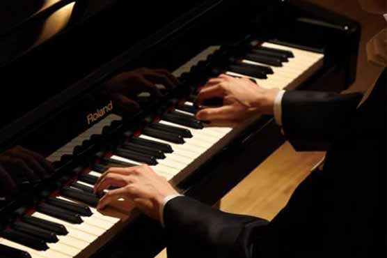 Spanish pianist could be jailed after neighbor complains