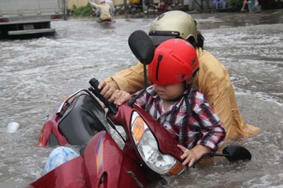 Sardinia flash floods leave nine dead