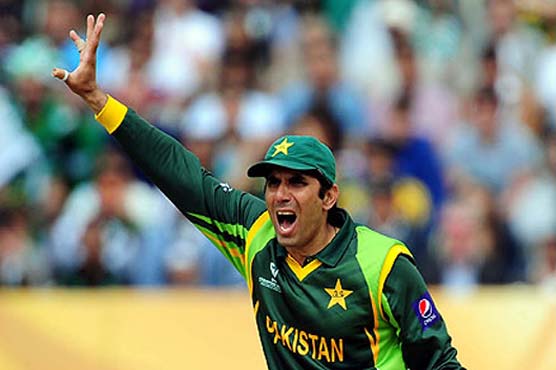 Misbah to remain Pakistan captain until 2015