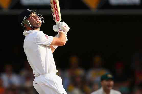 England 24-2, chasing 561 to win 1st Ashes test