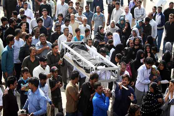 Karachi: Victims of Ancholi blasts laid to rest