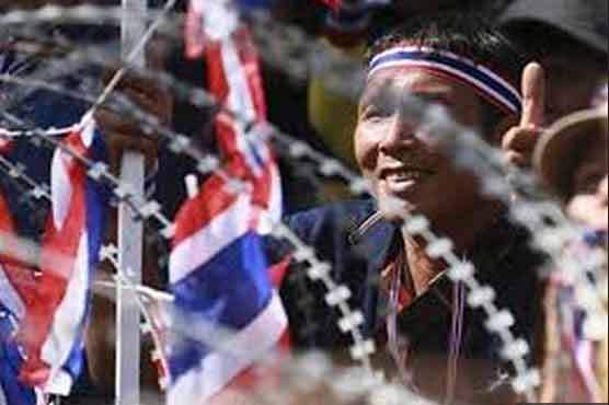 Thai protestors paralyse more ministries 