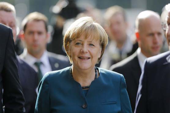 Merkel agrees coalition with Social Democrats 