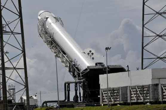 SpaceX postpones first satellite launch 
