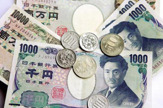 Yen tumbles against dollar, euro in Asia 