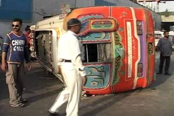 22 injured as bus overturns in Karachi