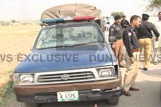 Policeman injured in Peshawar roadside blast 