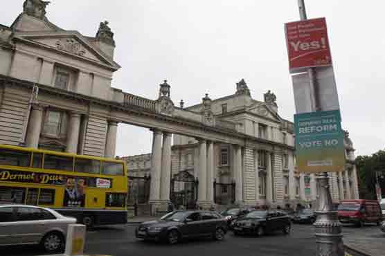 Referendum: Ireland Senate escapes scrap by narrow margin