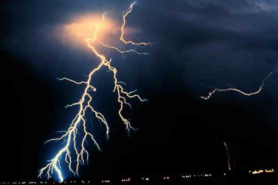 32 dead in India lightning strikes