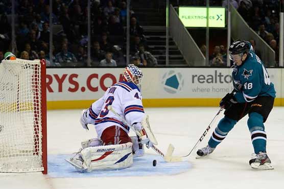 Sharks rout Rangers 9-2