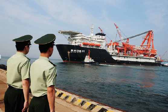 Data: China passing US as biggest oil importer