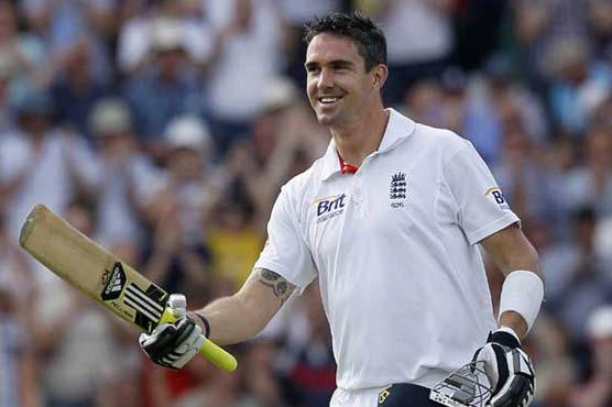 Strauss wants no new row with Pietersen   