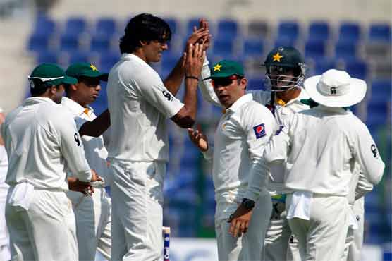 South Africa 72-4 at close in first Test