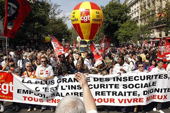 Protest at Paris schools over immigrant expulsions