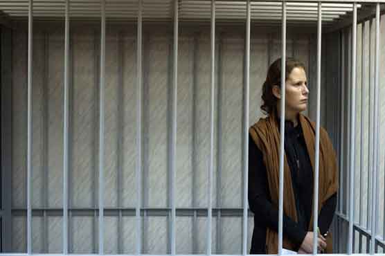 Nobel winners urge Russia to free Greenpeace activists 