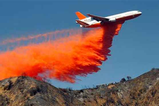 Australian wildfires kill one, destroy several homes 