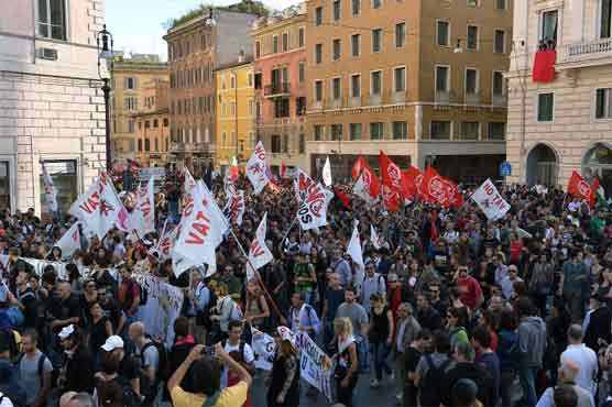 Angry Italians raise voice against unemployment