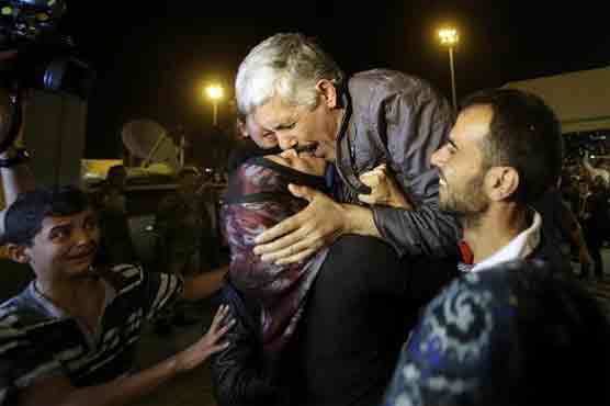 Pressure mounts on Syria opposition to join talks