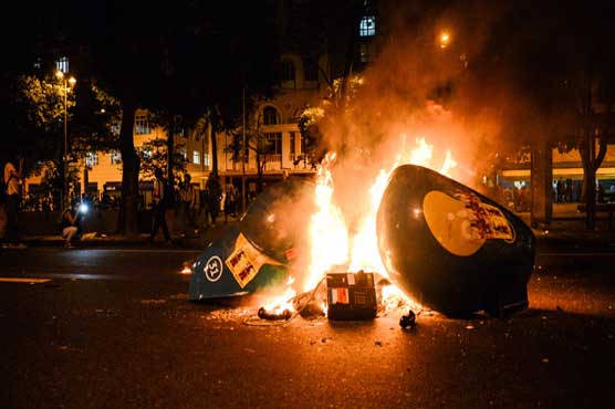 Protesting teachers demand better conditions in Brazil