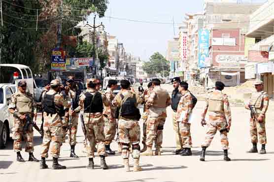Eight more injured in Lyari gangsters' clashes