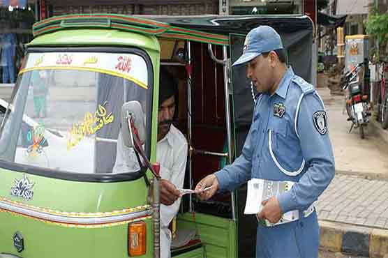 Lahore: 279 traffic wardens sacked 