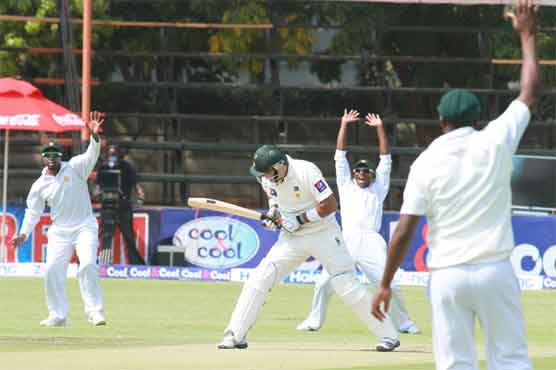 Zimbabwe keep Pakistan in check at 156-5 at tea