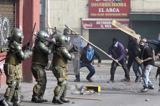 Thousands of Chilean students demonstrate