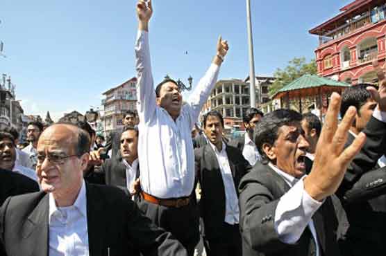 Herat: Man killed, four hurt during anti-Iran protest