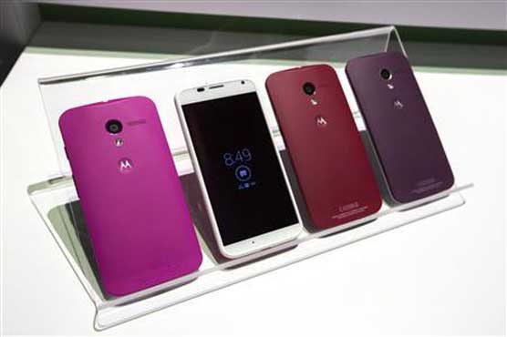 Smartphones try fashion makeovers