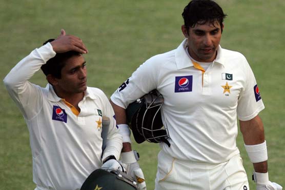 Misbah stands firm as Pakistan stumble