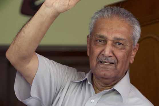 Dr Qadeer dissolves his political party 