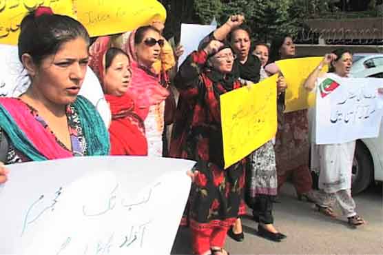 Rallies held to slam 5-year-old girl's rape 