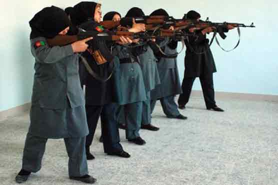 Officials: Shot policewoman dies in Afghanistan