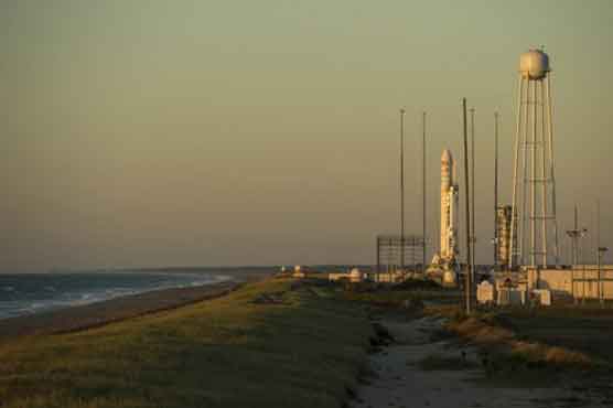 Orbital Sciences Corp launches its 1st unmanned rocket 