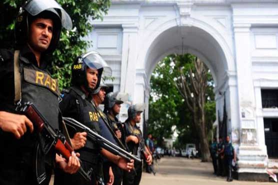 Bangladesh: police kill a man in anti-govt protest