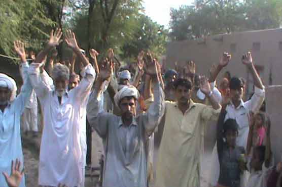 منچن آباد: 15 سالہ لڑکی سے زیادتی ، علاقہ مکینوں کااحتجاج