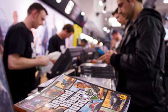 'Grand Theft Auto V' sales cross $1 billion 