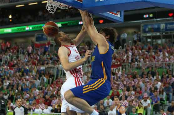 Serbia beats Italy to clinch World Cup slot