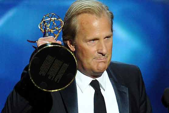 'Breaking Bad,' 'Modern Family' crowned at Emmys 