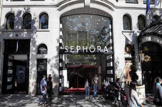 Ban on night time shopping divides France