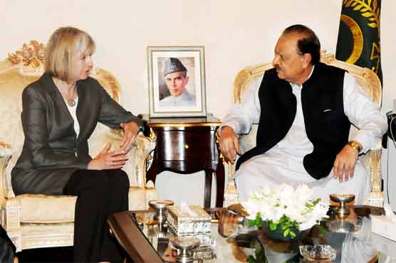 Mamnoon, Theresa May discuss Pak-UK bilateral ties 